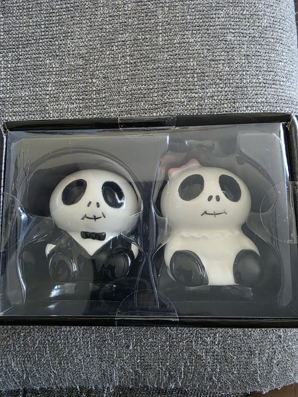 Spooky HOLLOW salt & pepper shakers.